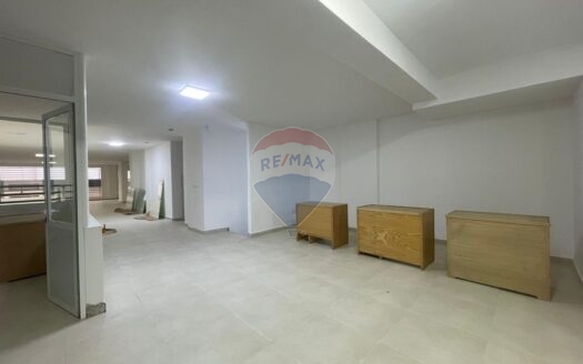 Local Commercial 487 m² | Centre-Ville | Proche Clinique Assalam