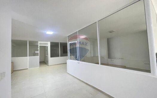 Local Commercial 487 m² | Centre-Ville | Proche Clinique Assalam