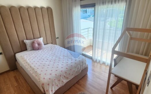 Villa Meublée Moderne à Val fleuri