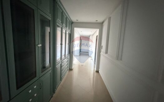 Elégant retrait en vente à IBERIA