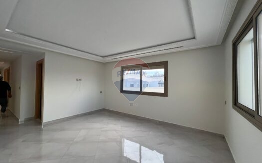 Retrait non meublé à Moujahidine